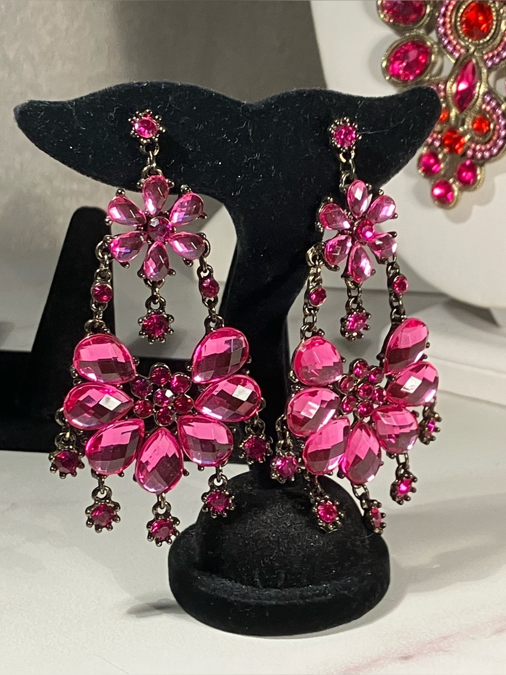 “Get Noticed” Stunning pink chandelier earrings 3&3/4 inches. Lightweight
